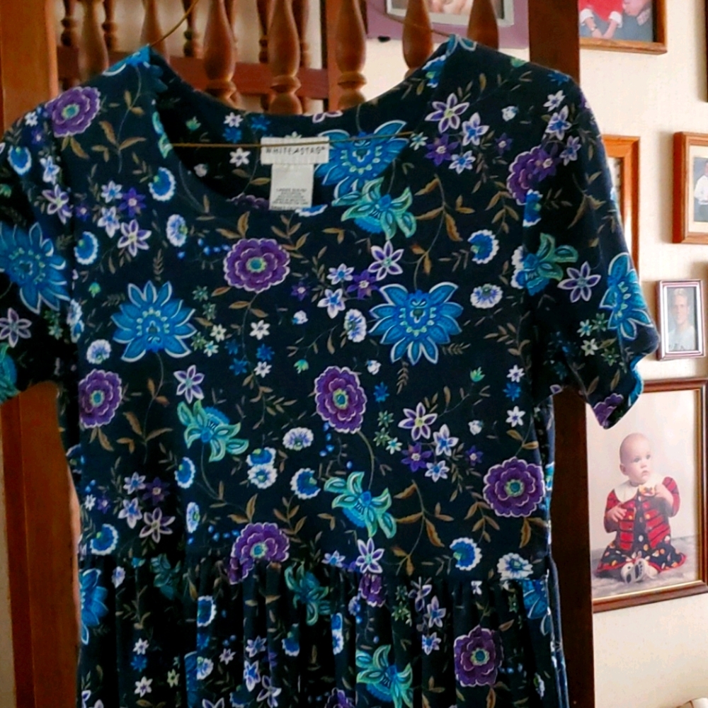 EUC_-Beautiful Floral Dress